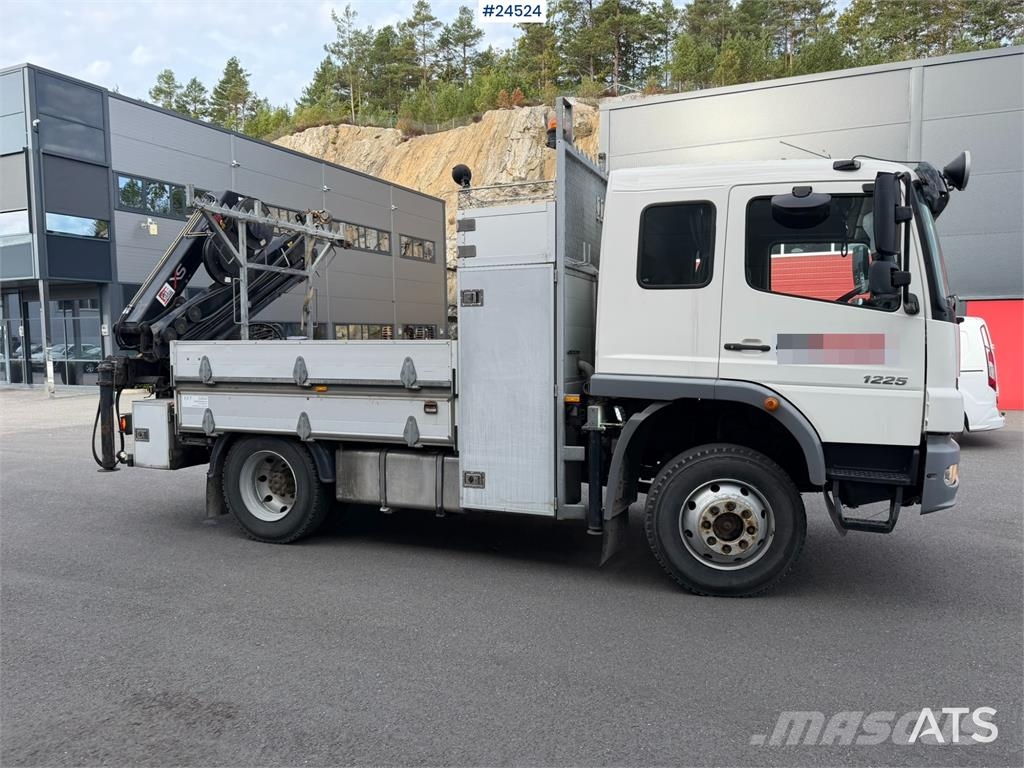 Mercedes-Benz Atego 1225 4x4, 6-seater with 10 t/m Hiab crane Truck mounted cranes