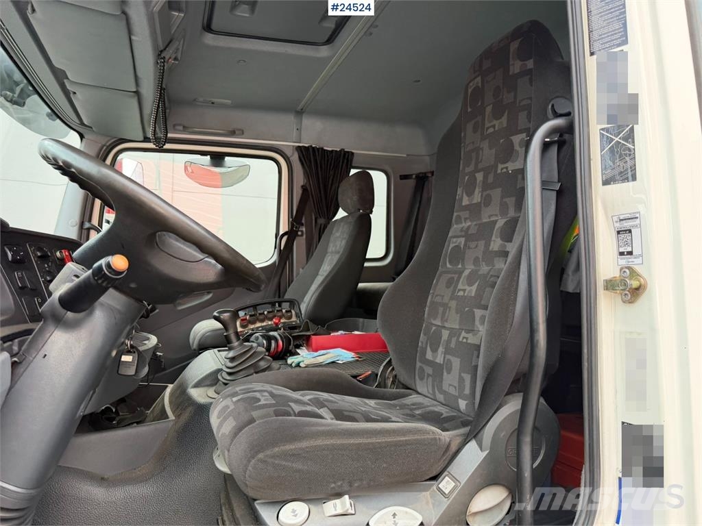 Mercedes-Benz Atego 1225 4x4, 6-seater with 10 t/m Hiab crane Truck mounted cranes