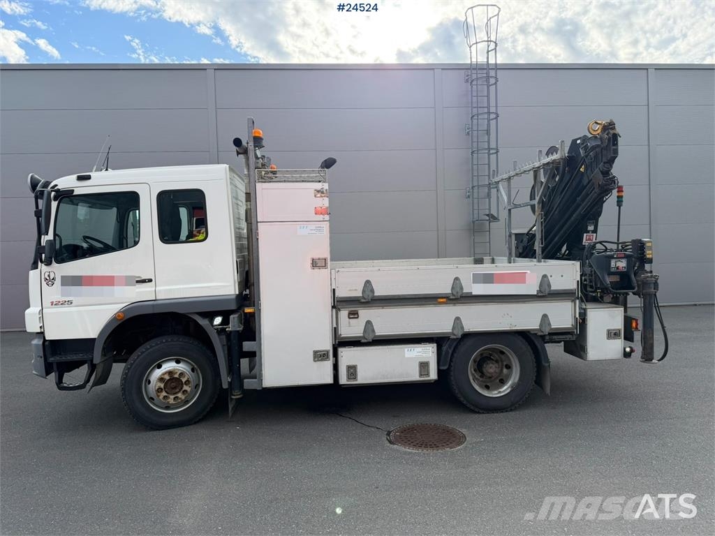 Mercedes-Benz Atego 1225 4x4, 6-seater with 10 t/m Hiab crane Truck mounted cranes