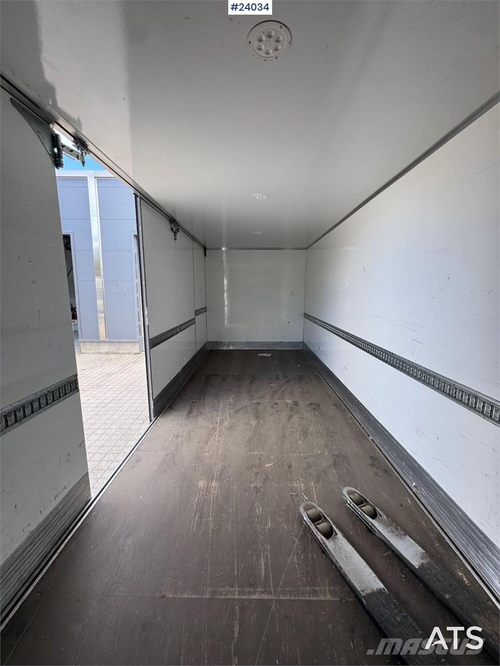Mercedes-Benz Atego 1524 Camiones caja cerrada