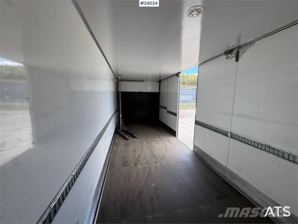 Mercedes-Benz Atego 1524 Camiones caja cerrada