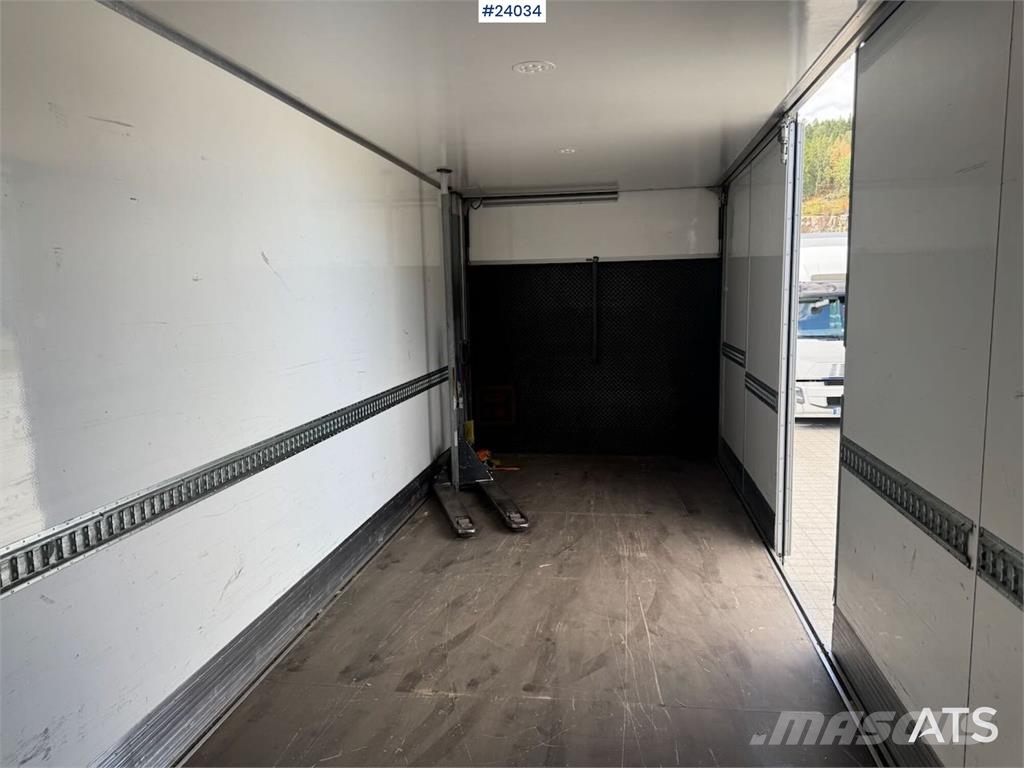 Mercedes-Benz Atego 1524 Camiones caja cerrada