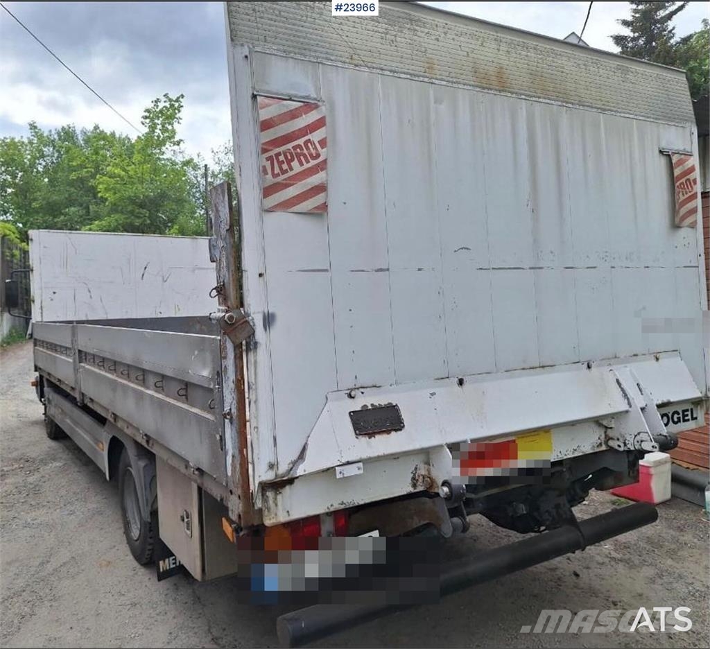 Mercedes-Benz Atego 818 شاحنات مسطحة/مفصلية الجوانب