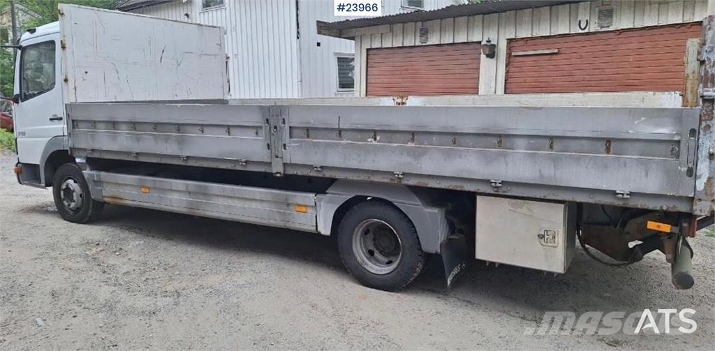 Mercedes-Benz Atego 818 شاحنات مسطحة/مفصلية الجوانب
