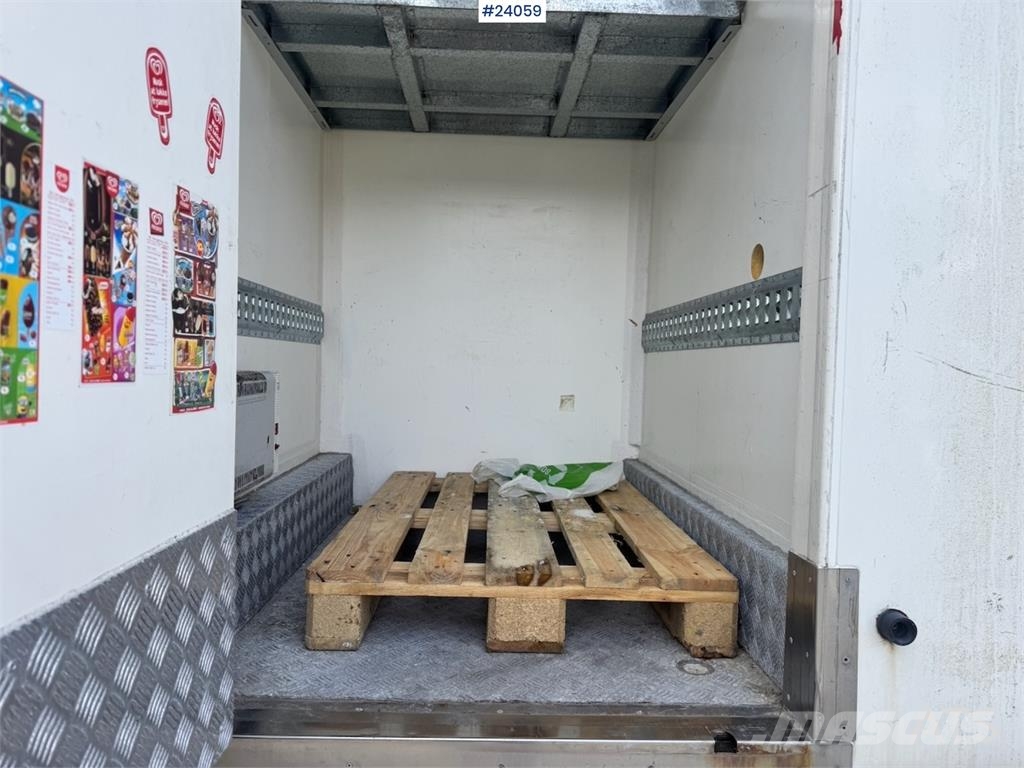 Mercedes-Benz Axor Fish Truck (Box Truck) شاحنات ذات هيكل صندوقي