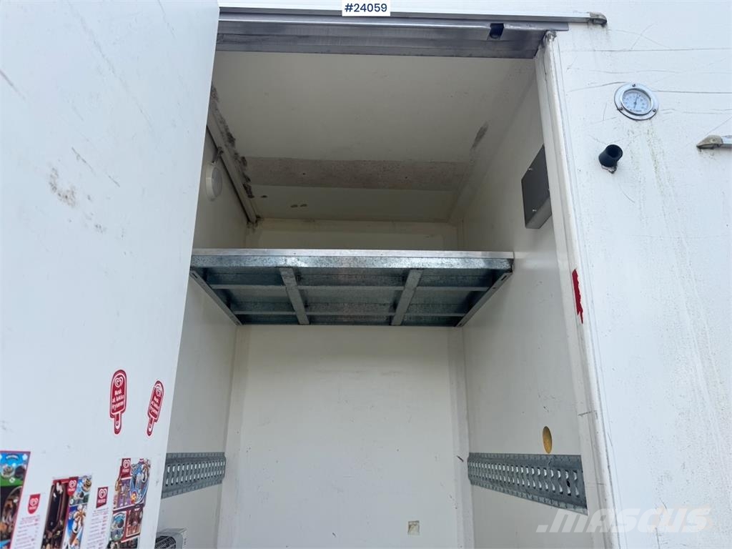 Mercedes-Benz Axor Fish Truck (Box Truck) شاحنات ذات هيكل صندوقي