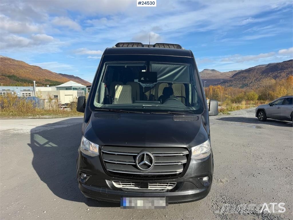Mercedes-Benz Cento Bus Evolve with 31+1+1 seats and two sets of Mini buses