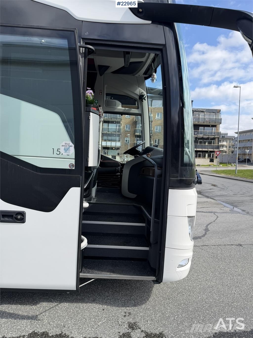 Mercedes-Benz MB E15 RHD coach with seating for 49+1+1 其他巴士