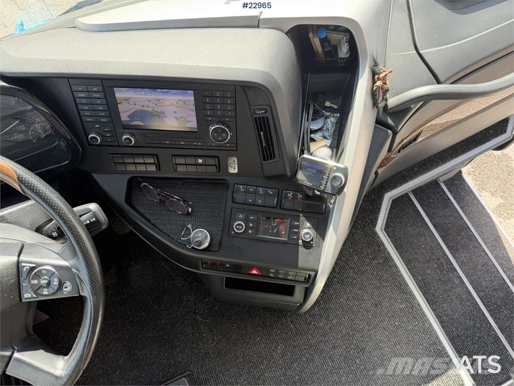 Mercedes-Benz MB E15 RHD coach with seating for 49+1+1 其他巴士