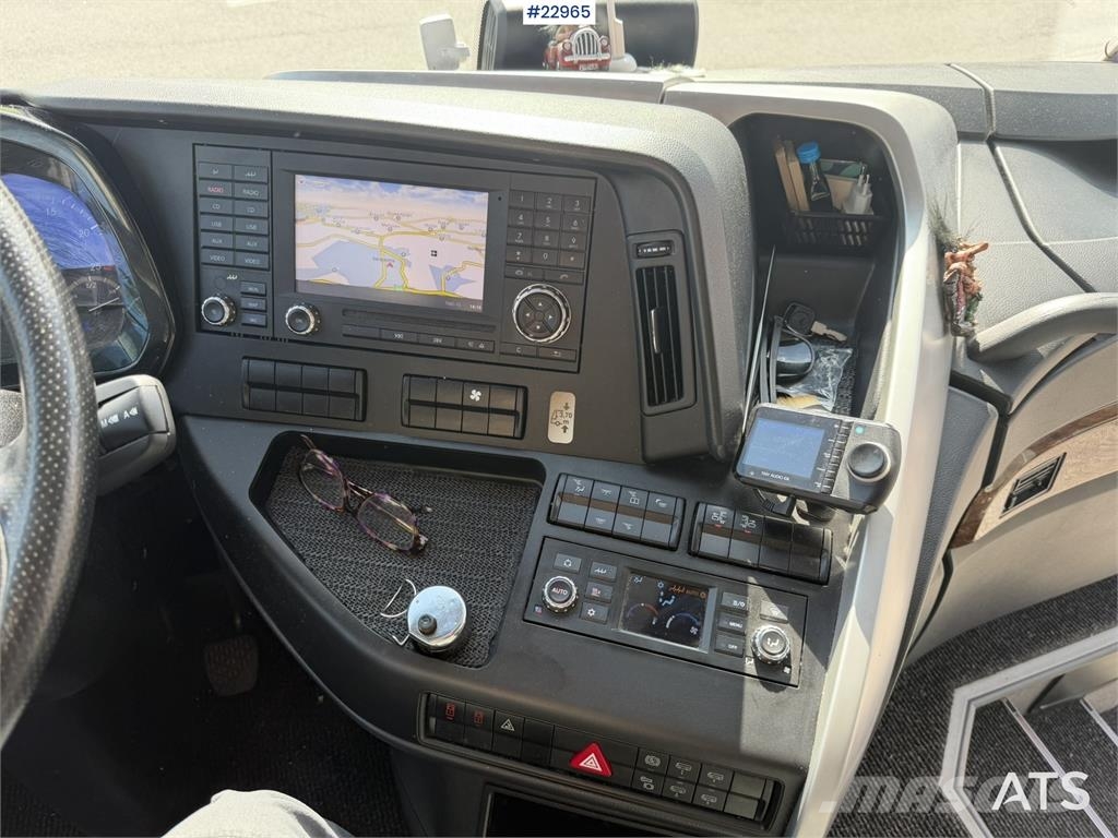 Mercedes-Benz MB E15 RHD coach with seating for 49+1+1 其他巴士