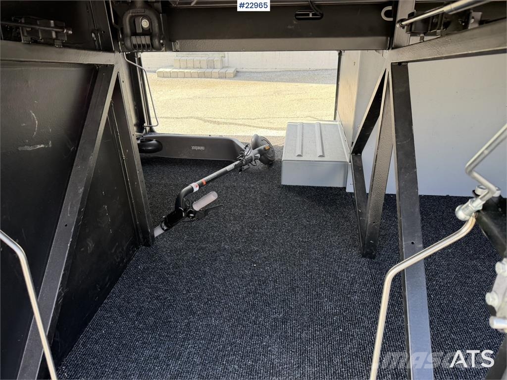 Mercedes-Benz MB E15 RHD coach with seating for 49+1+1 其他巴士