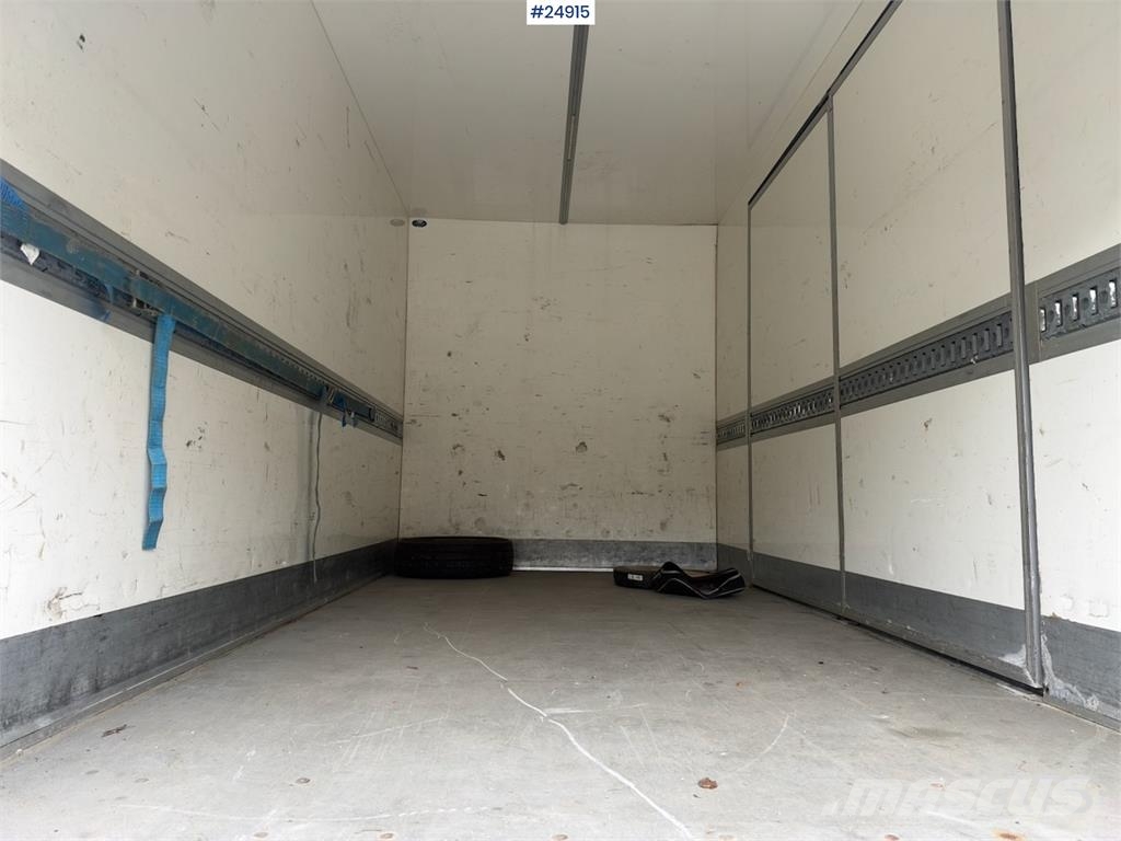 Mercedes-Benz Sprinter شاحنات ذات هيكل صندوقي