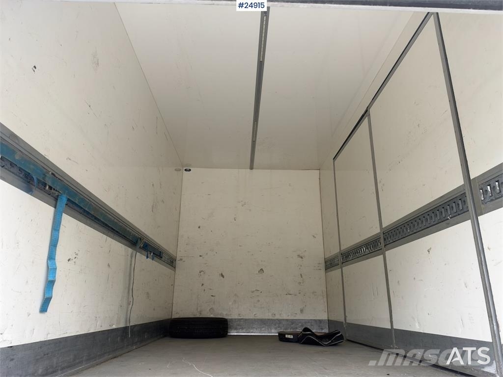 Mercedes-Benz Sprinter شاحنات ذات هيكل صندوقي