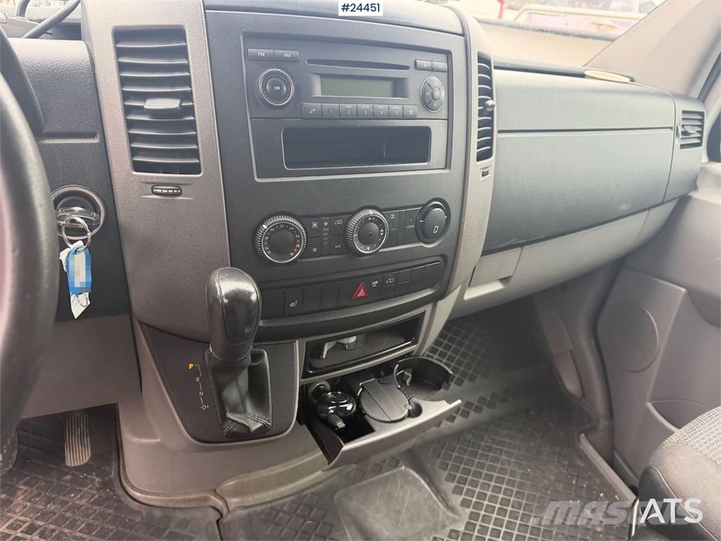 Mercedes-Benz Sprinter 316 CDI box truck with tail lift and two  Camion Fourgon