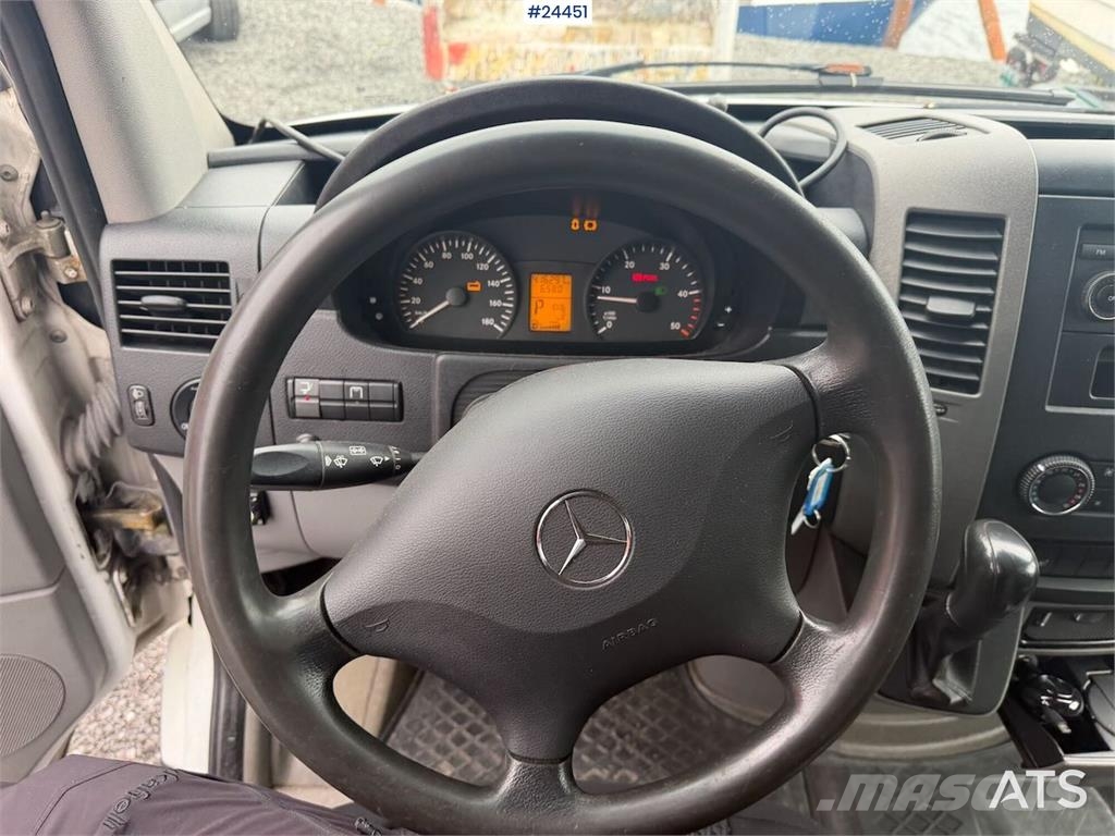 Mercedes-Benz Sprinter 316 CDI box truck with tail lift and two  Camion Fourgon