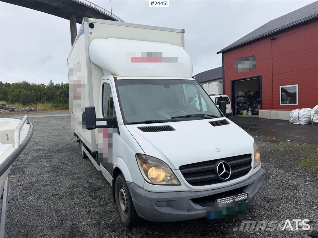 Mercedes-Benz Sprinter 316 CDI box truck with tail lift and two  Camion Fourgon