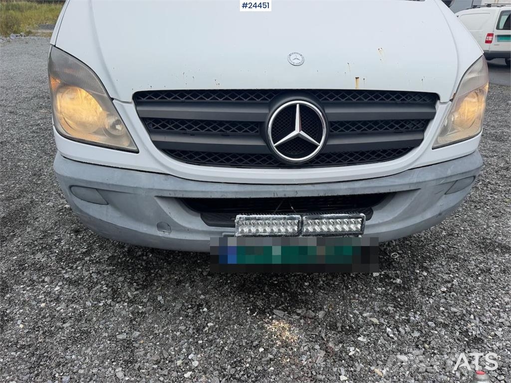 Mercedes-Benz Sprinter 316 CDI box truck with tail lift and two  Camion Fourgon