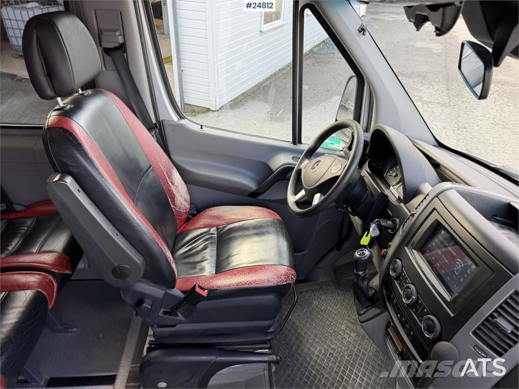 Mercedes-Benz Sprinter 319 CDI Minibus with 16+1 Seats Minibusser