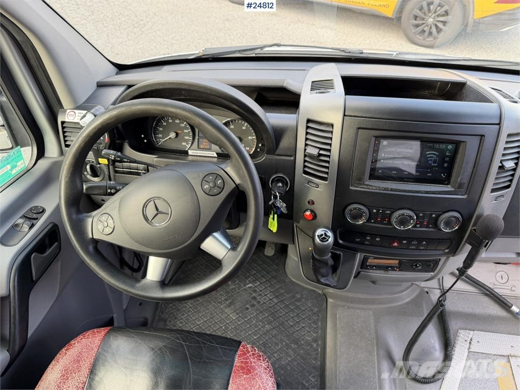 Mercedes-Benz Sprinter 319 CDI Minibus with 16+1 Seats Minibusser
