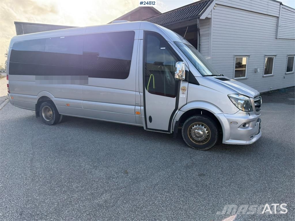 Mercedes-Benz Sprinter 319 CDI Minibus with 16+1 Seats Minibusser