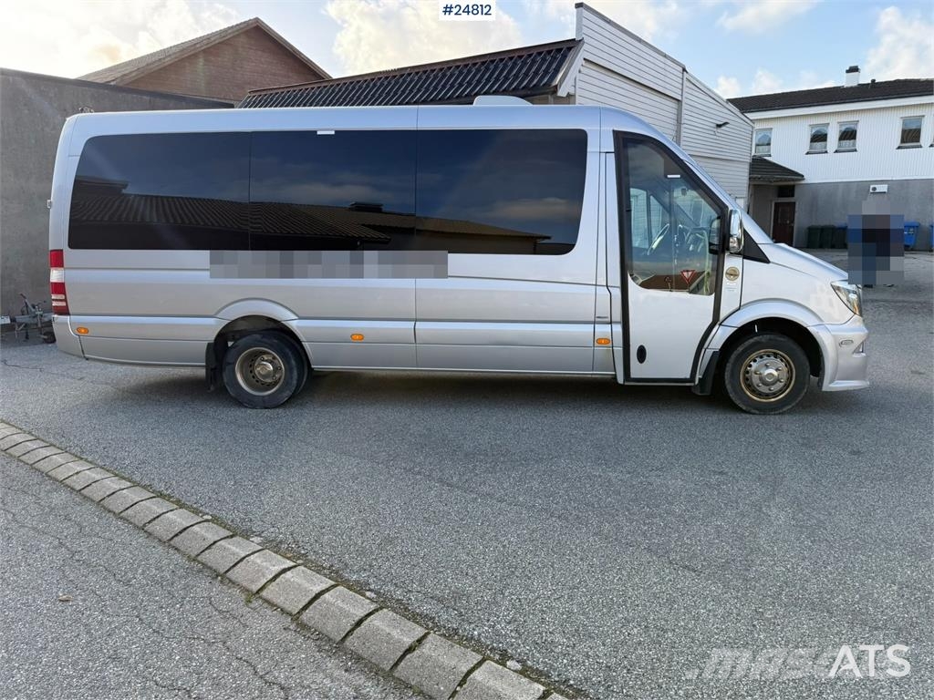 Mercedes-Benz Sprinter 319 CDI Minibus with 16+1 Seats Minibusser