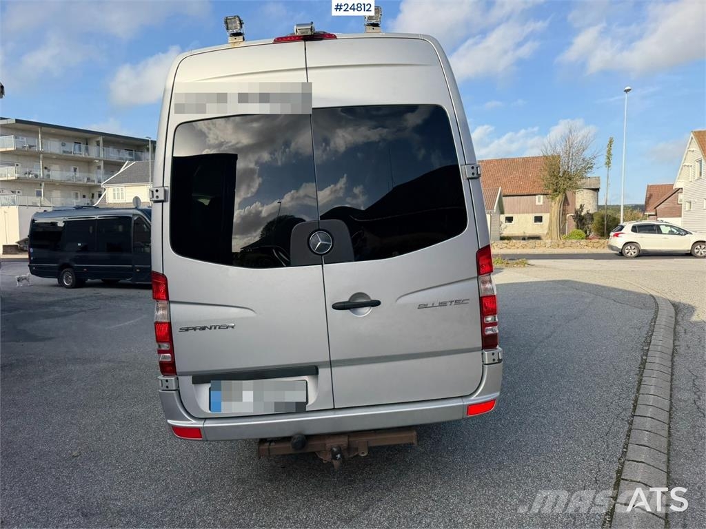 Mercedes-Benz Sprinter 319 CDI Minibus with 16+1 Seats Minibusser