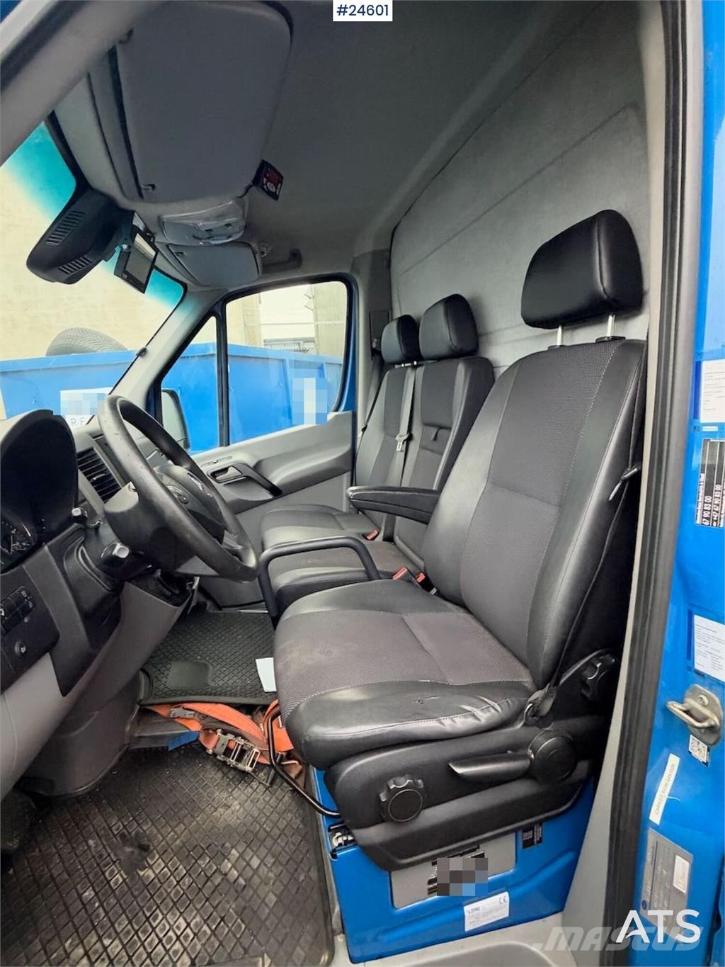Mercedes-Benz Sprinter 4x2 Box truck – 3-temperature refrigerati Skapbiler