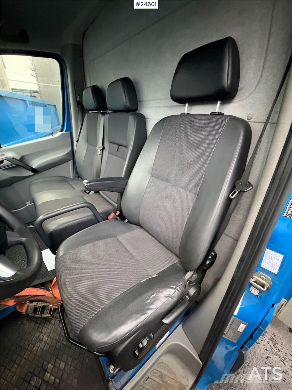 Mercedes-Benz Sprinter 4x2 Box truck – 3-temperature refrigerati Skapbiler