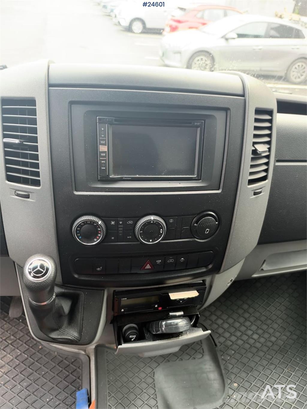 Mercedes-Benz Sprinter 4x2 Box truck – 3-temperature refrigerati Skapbiler
