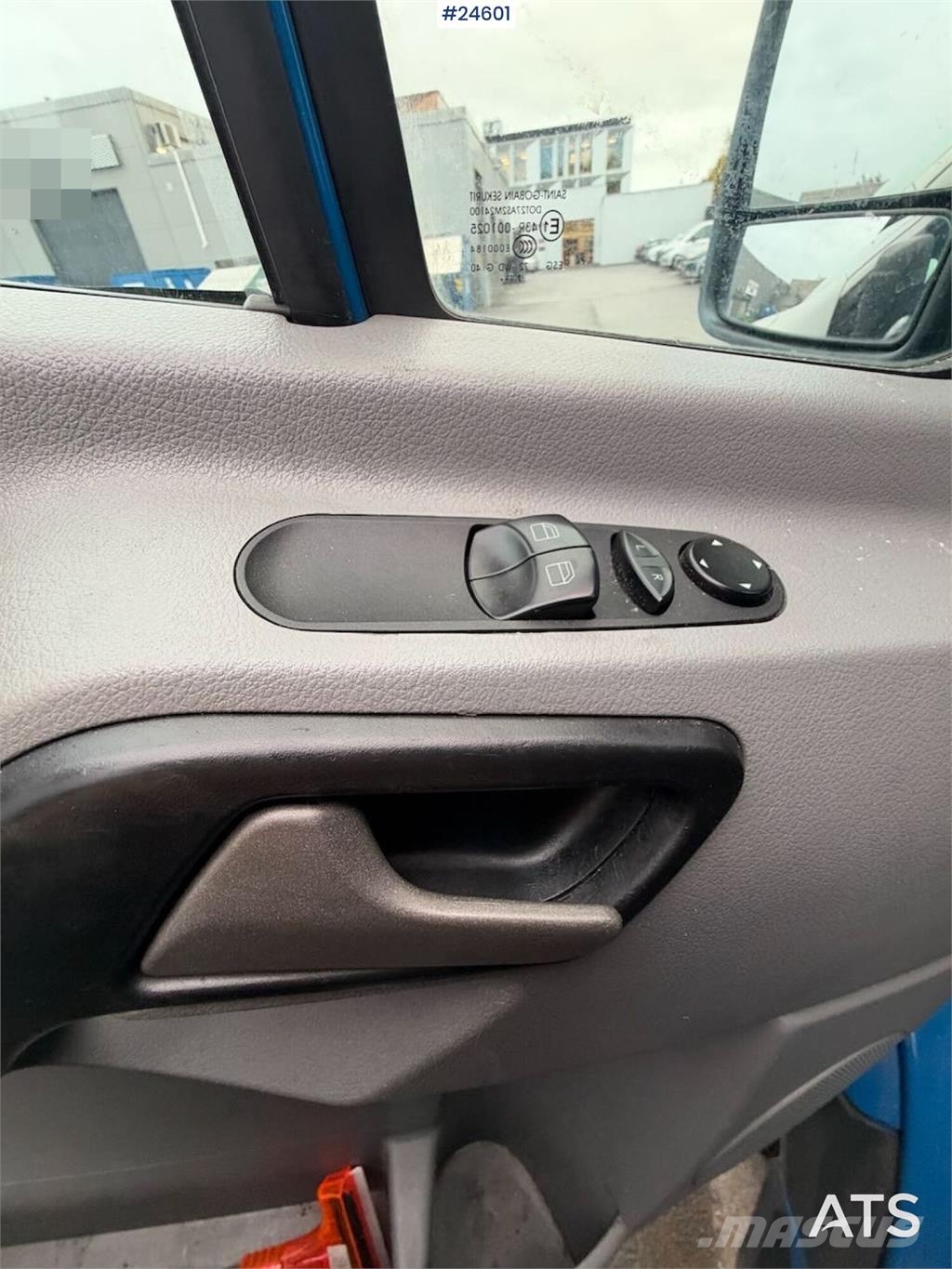 Mercedes-Benz Sprinter 4x2 Box truck – 3-temperature refrigerati Skapbiler