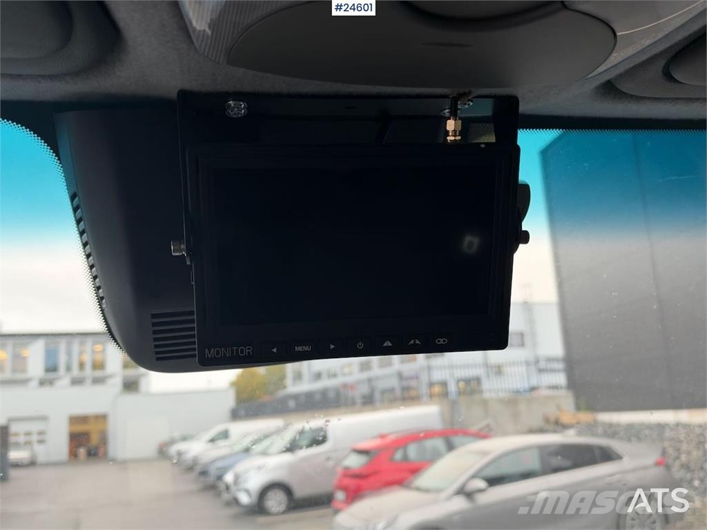 Mercedes-Benz Sprinter 4x2 Box truck – 3-temperature refrigerati Skapbiler