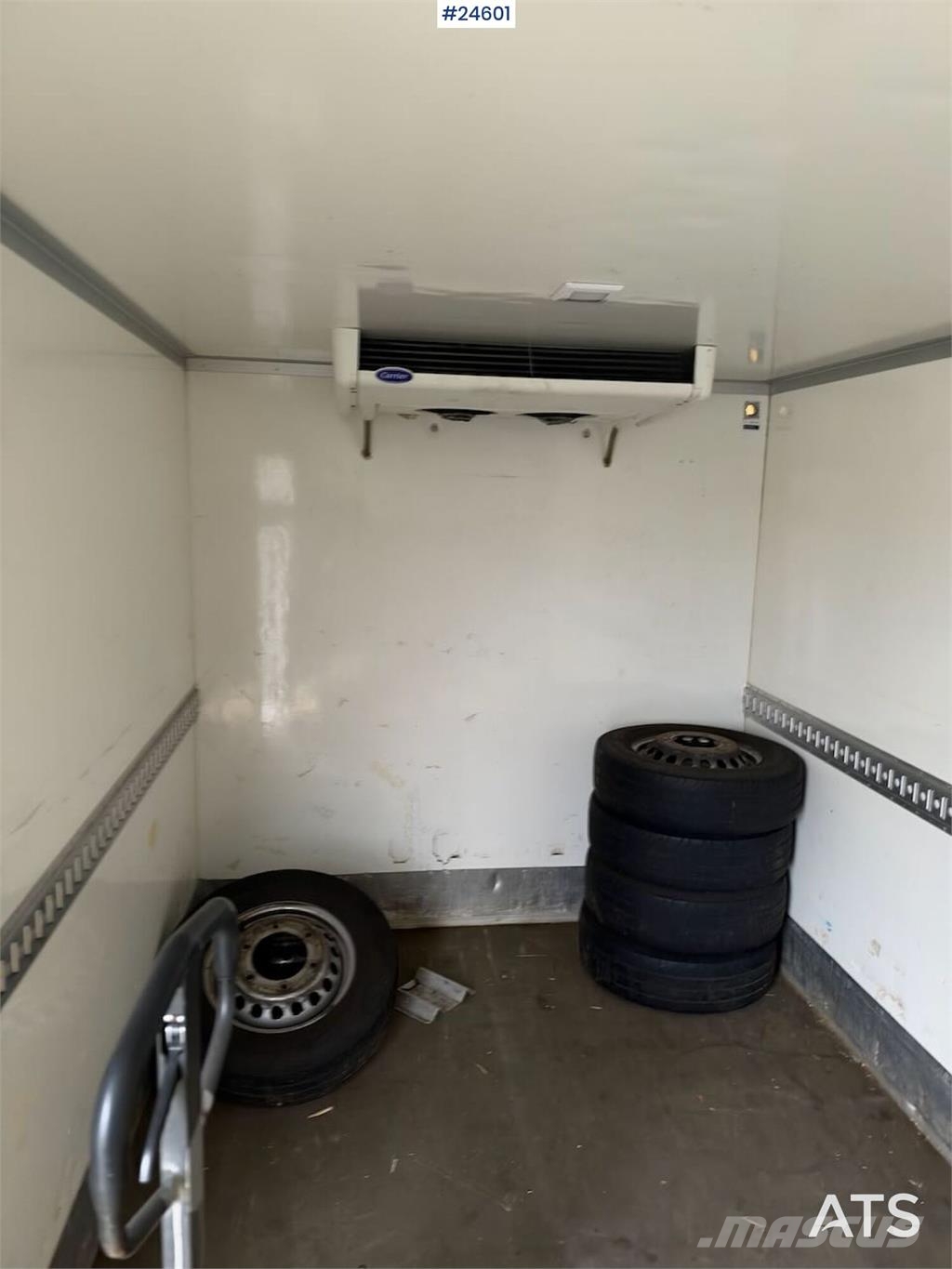 Mercedes-Benz Sprinter 4x2 Box truck – 3-temperature refrigerati Skapbiler