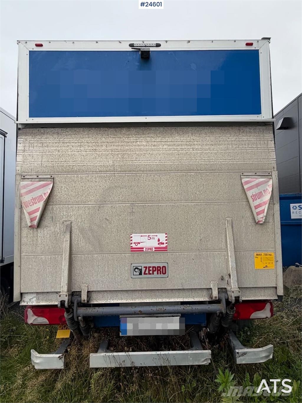 Mercedes-Benz Sprinter 4x2 Box truck – 3-temperature refrigerati Skapbiler