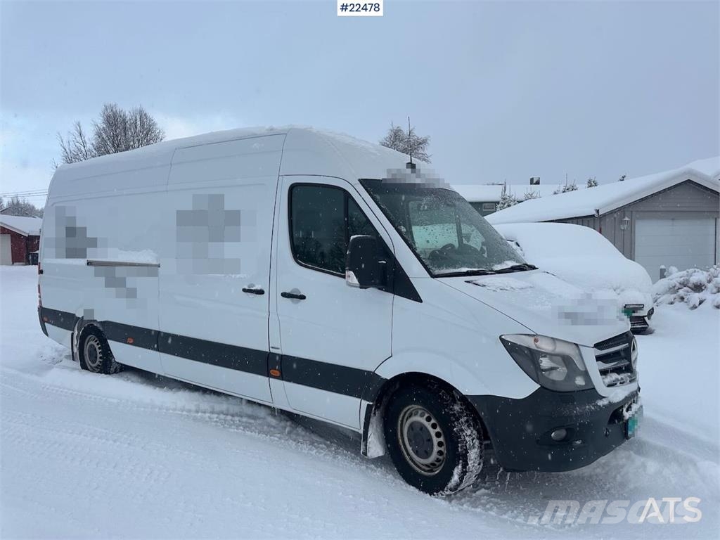 Mercedes-Benz Sprinter 4x2 w/ 2 sets of tires and ramp 大型面包车