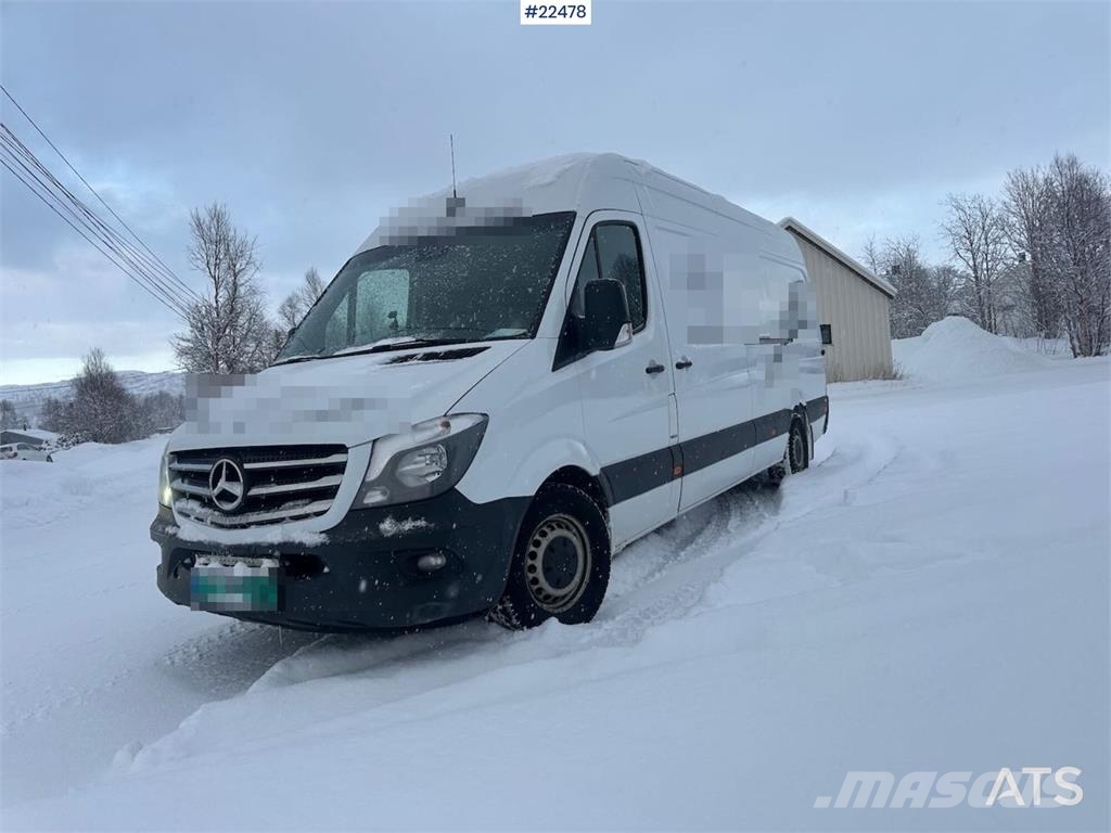 Mercedes-Benz Sprinter 4x2 w/ 2 sets of tires and ramp 大型面包车