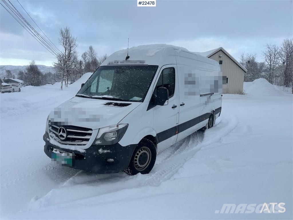 Mercedes-Benz Sprinter 4x2 w/ 2 sets of tires and ramp 大型面包车