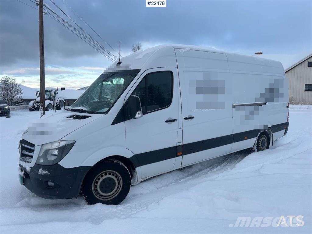 Mercedes-Benz Sprinter 4x2 w/ 2 sets of tires and ramp 大型面包车
