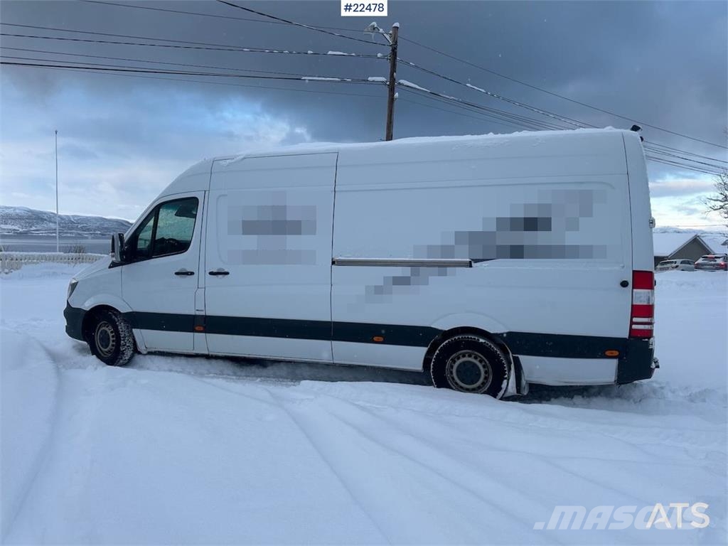 Mercedes-Benz Sprinter 4x2 w/ 2 sets of tires and ramp 大型面包车