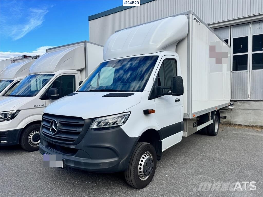 Mercedes-Benz Sprinter 4x4 Box Van – 8 Pallets Skapbiler