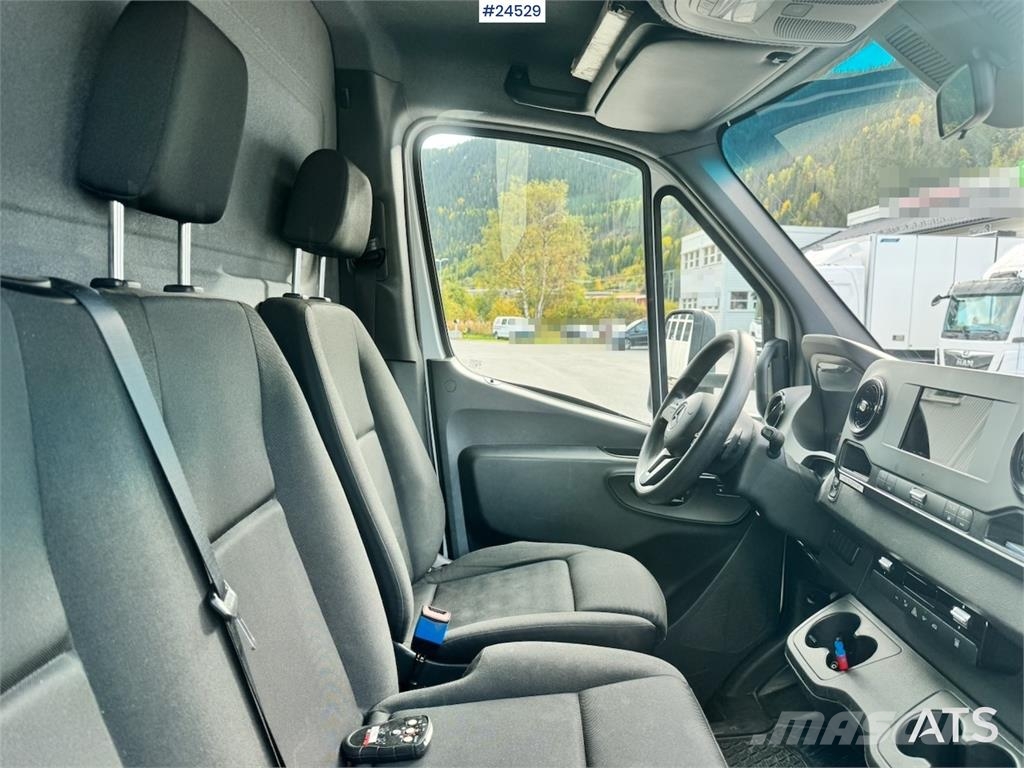 Mercedes-Benz Sprinter 4x4 Box Van – 8 Pallets Skapbiler