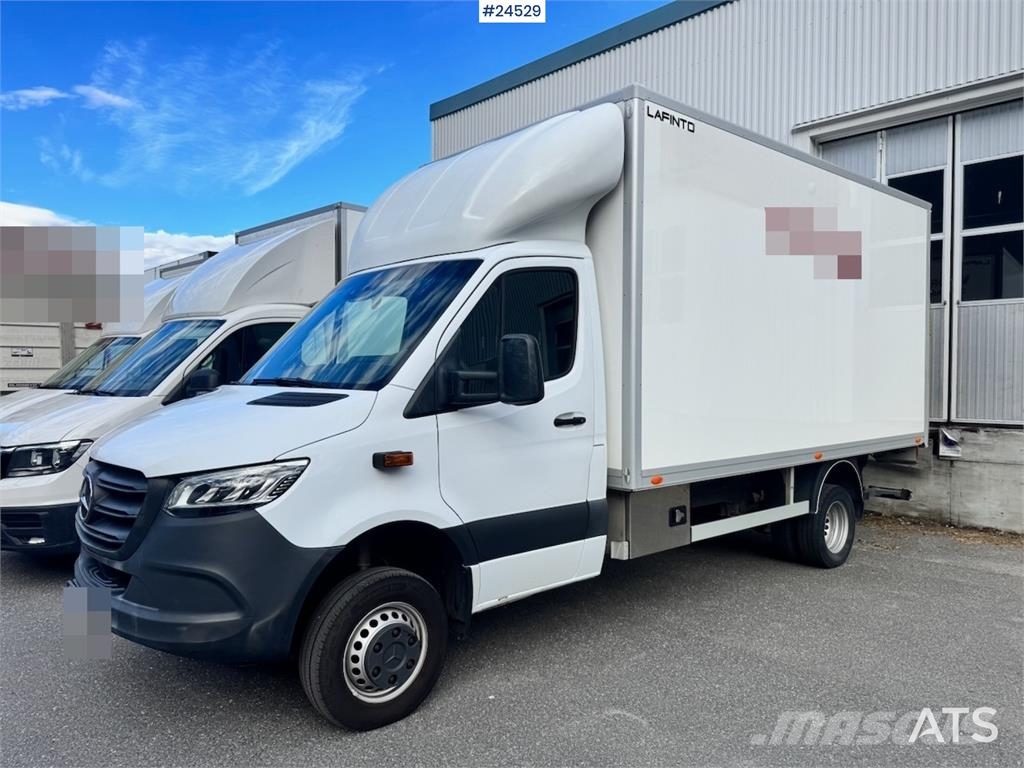 Mercedes-Benz Sprinter 4x4 Box Van – 8 Pallets Skapbiler