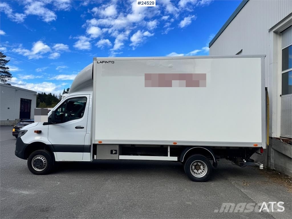 Mercedes-Benz Sprinter 4x4 Box Van – 8 Pallets Skapbiler