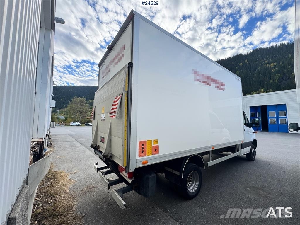 Mercedes-Benz Sprinter 4x4 Box Van – 8 Pallets Skapbiler