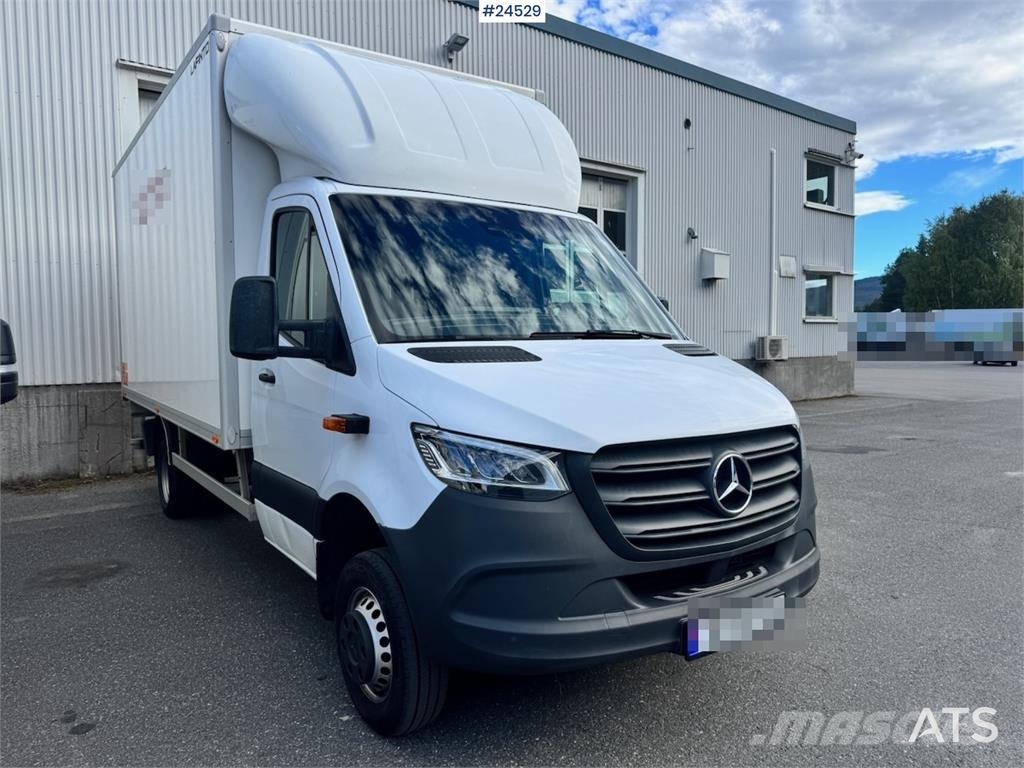 Mercedes-Benz Sprinter 4x4 Box Van – 8 Pallets Skapbiler