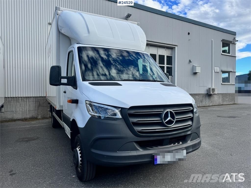 Mercedes-Benz Sprinter 4x4 Box Van – 8 Pallets Skapbiler