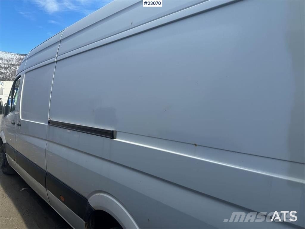 Mercedes-Benz Sprinter 516 4x2 van w/ two sets of tires Voiture