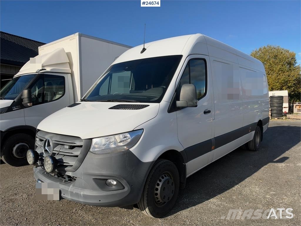 Mercedes-Benz Sprinter 516 CDI Van with Tail Lift and Tachograph Фургони