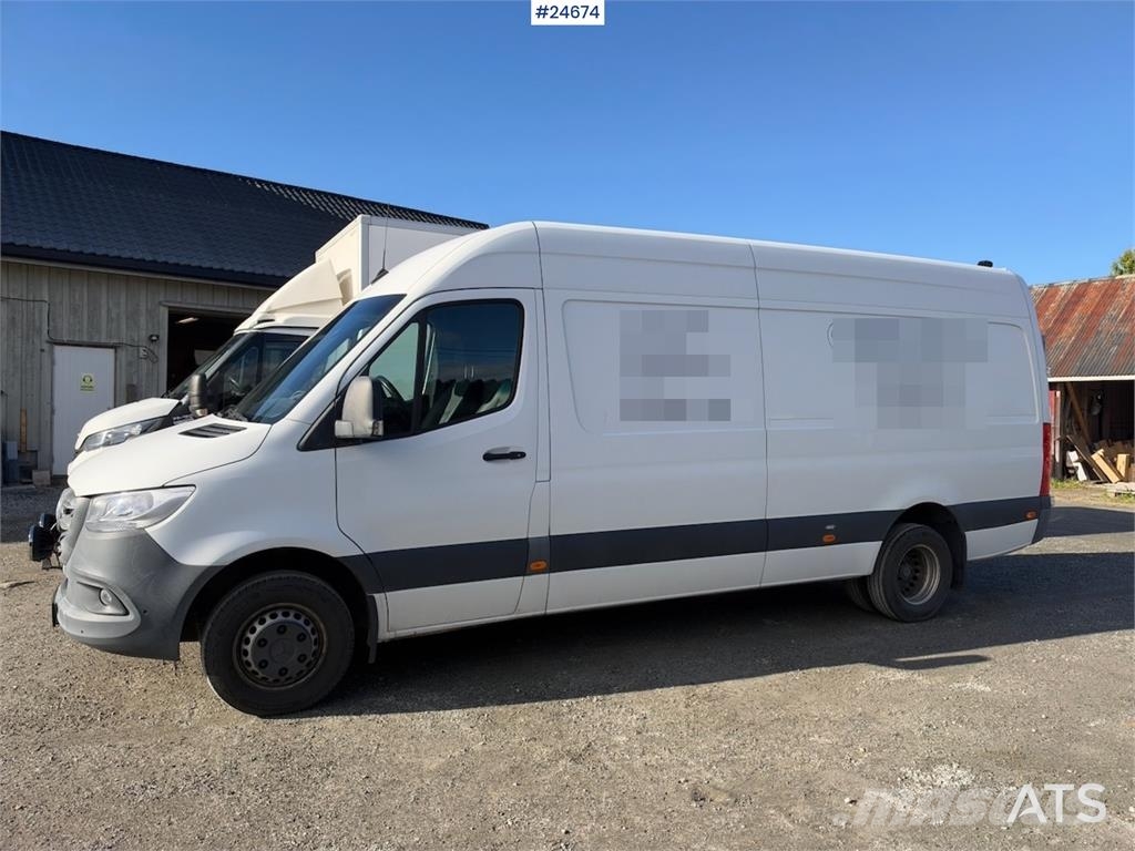 Mercedes-Benz Sprinter 516 CDI Van with Tail Lift and Tachograph Фургони