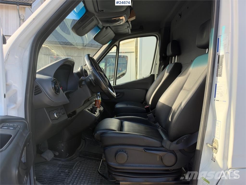 Mercedes-Benz Sprinter 516 CDI Van with Tail Lift and Tachograph Фургони