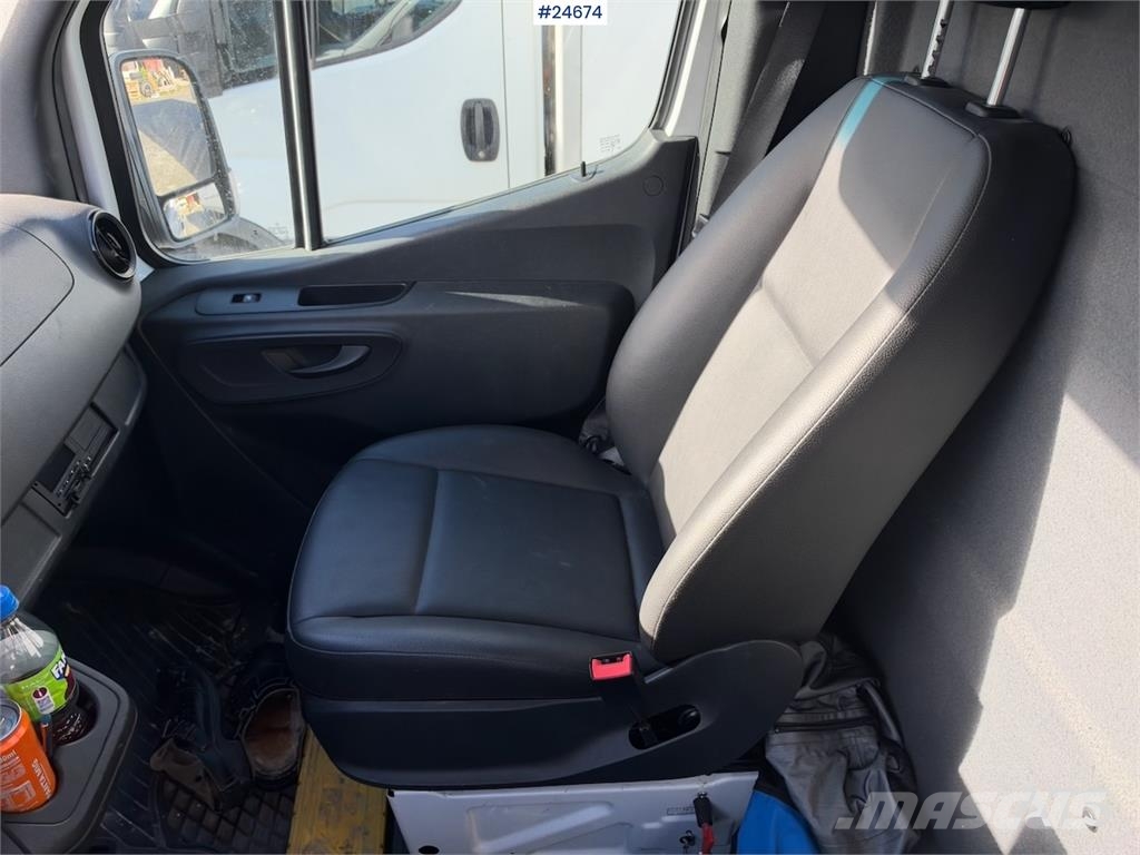 Mercedes-Benz Sprinter 516 CDI Van with Tail Lift and Tachograph Фургони